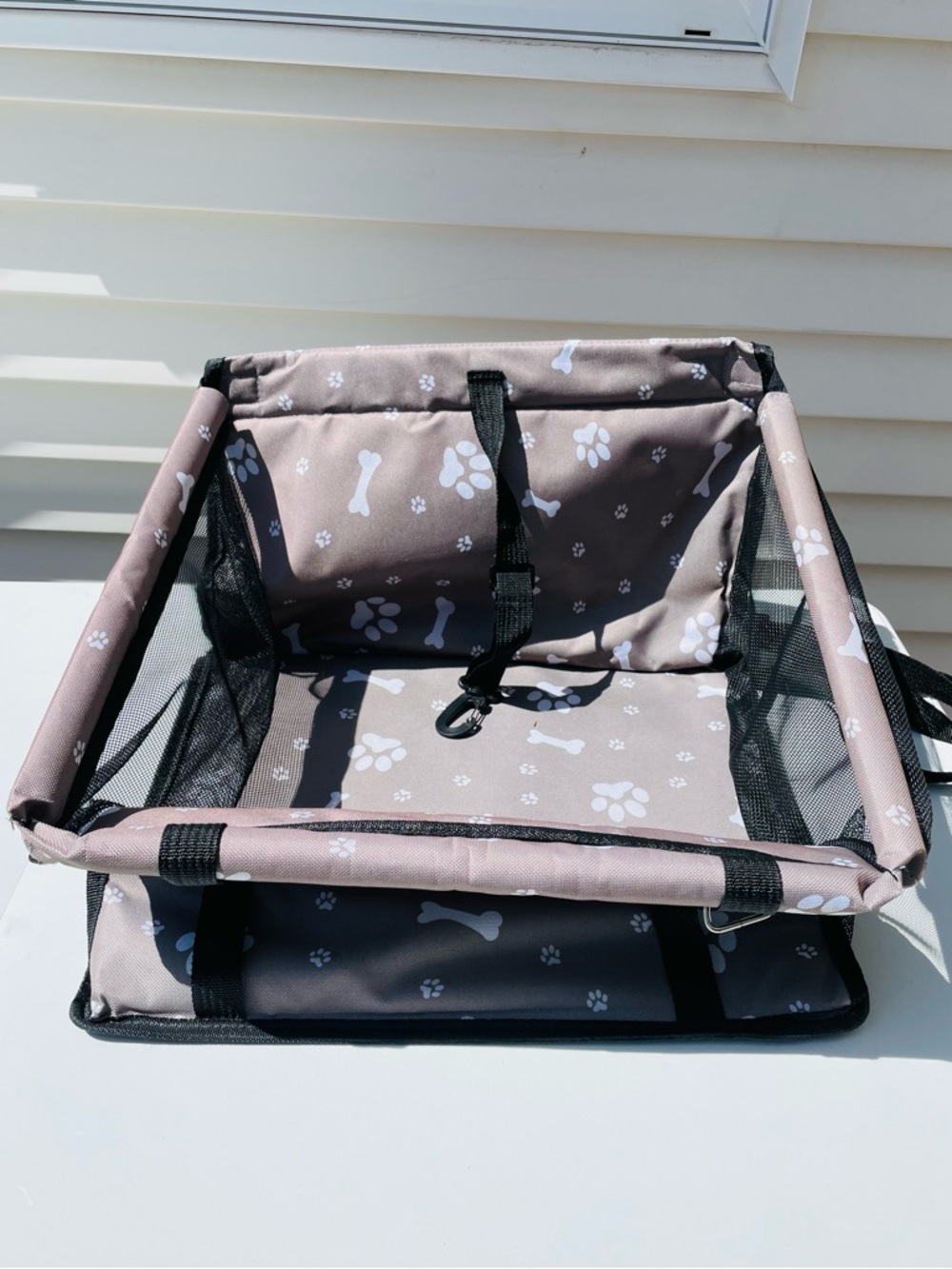 Collapsible small dog car Seat with Paw & Bone Print